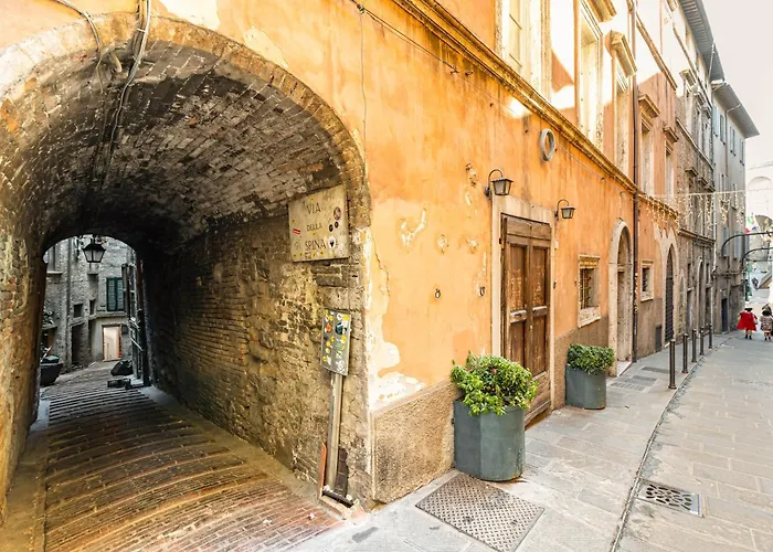 Historic Perugia Apartment With Rooftop Views